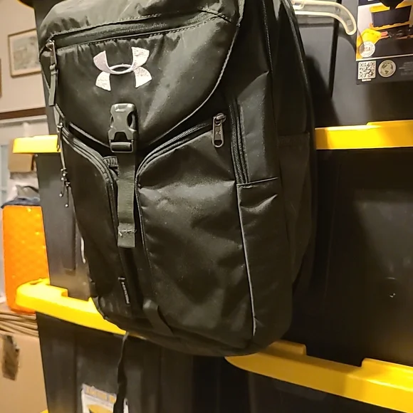 Under Armour Green Sling Bag - Picture 5 of 12